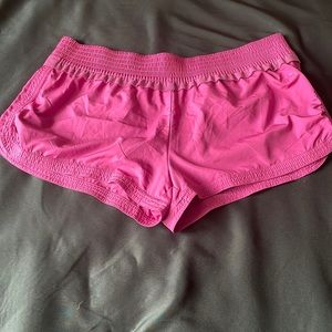 Adidas workout shorts pretty pint zip pocket in middle back Sz L